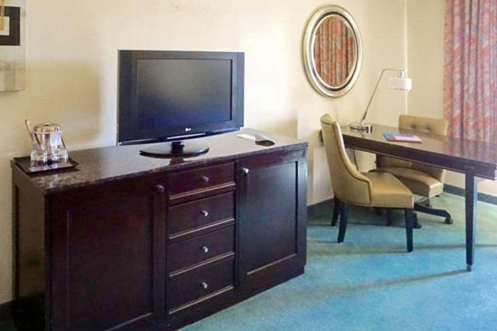 Red Roof Inn Ridgecrest Oda fotoğraf