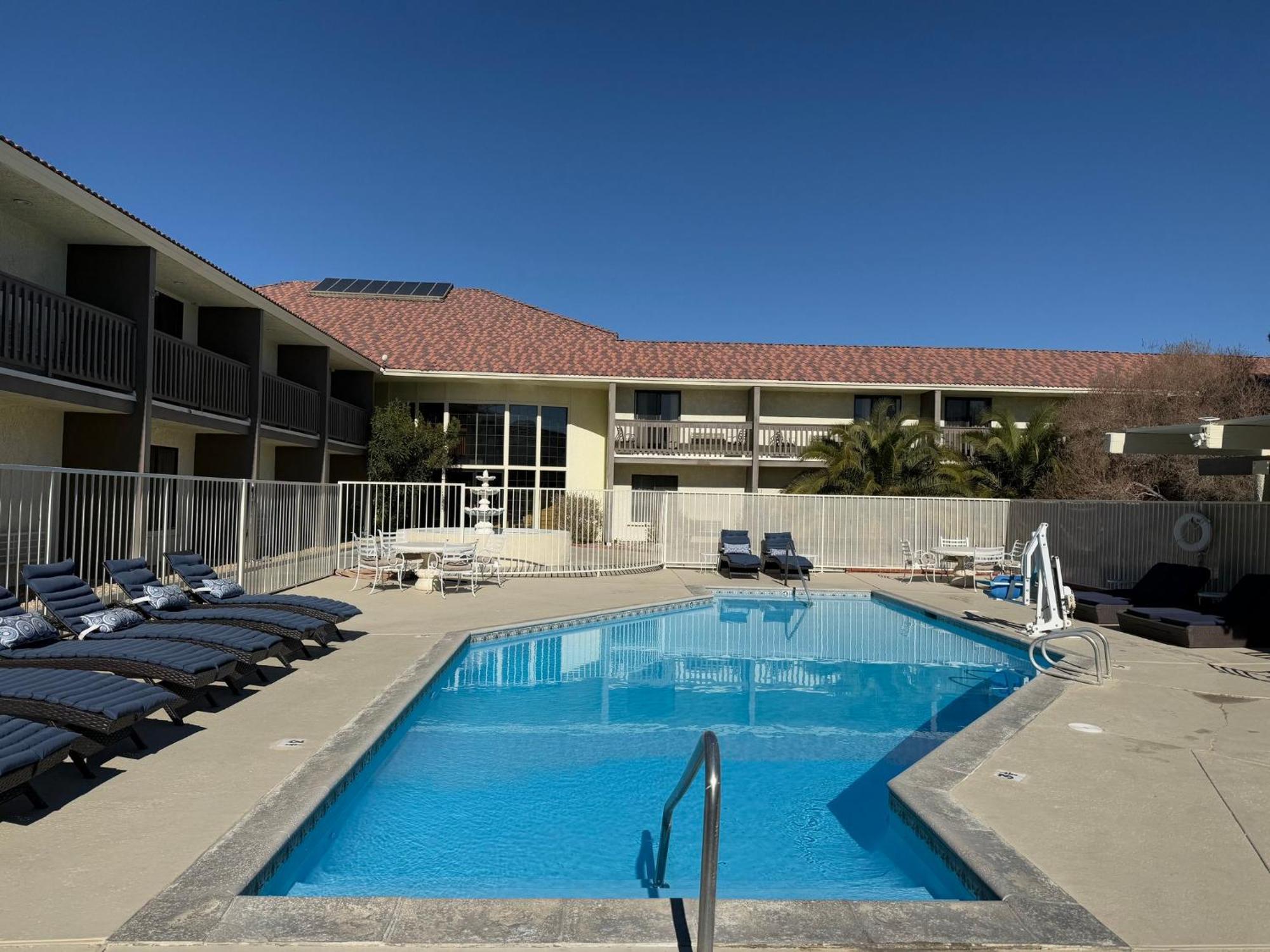 Red Roof Inn Ridgecrest Dış mekan fotoğraf