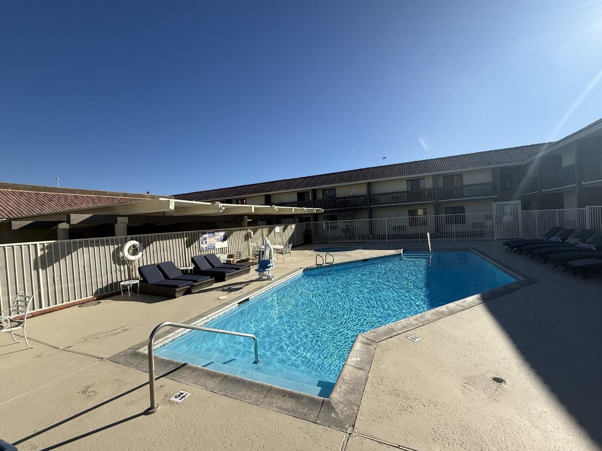 Red Roof Inn Ridgecrest Dış mekan fotoğraf