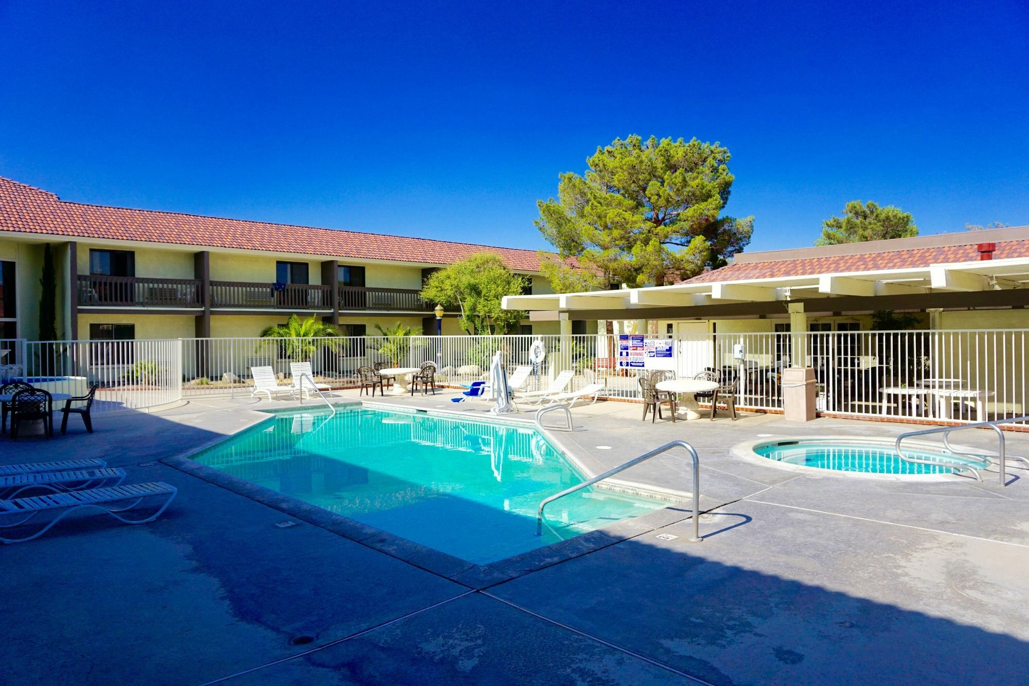 Red Roof Inn Ridgecrest Dış mekan fotoğraf